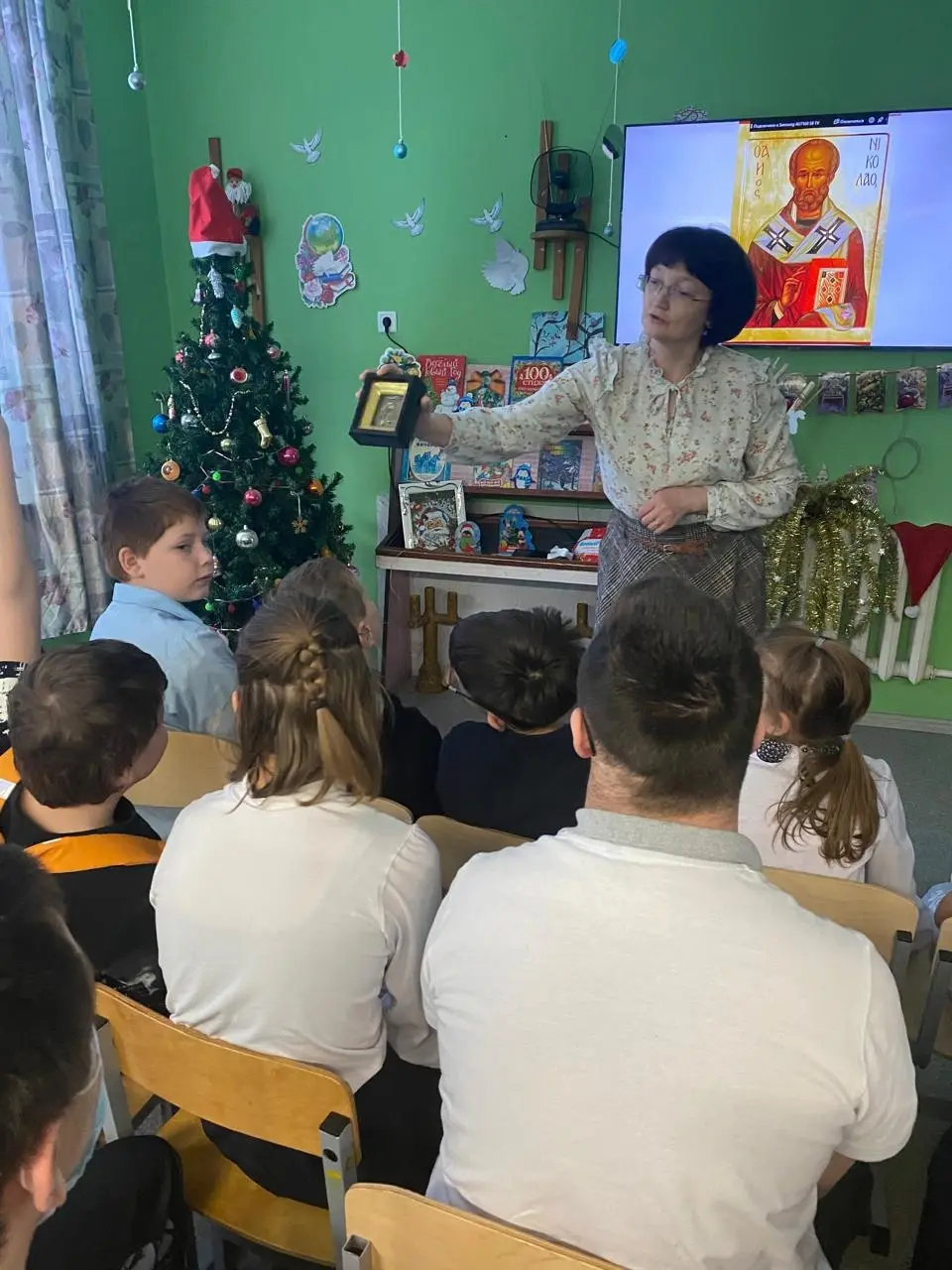 Сегодня в ГКОУ «Кимрская школа-интернат» прошёл православный час с участием преподавателя Воскресной школы Кирилловой А.Ю.